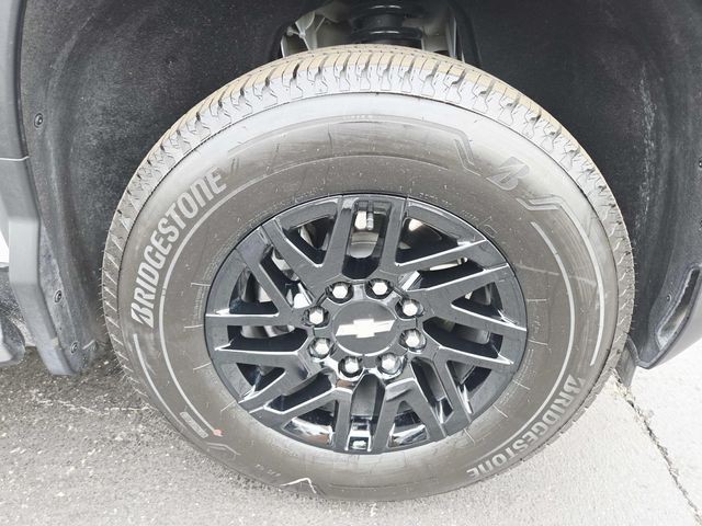 Chevrolet Silverado EV Vehicle Full-screen Gallery Image 15