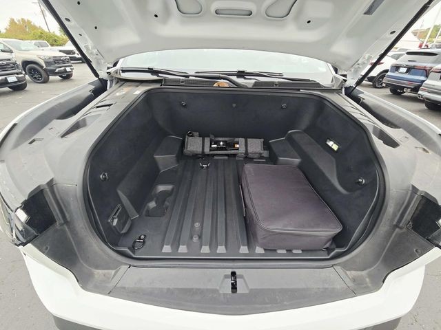 Chevrolet Silverado EV Vehicle Full-screen Gallery Image 16