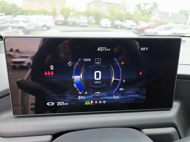 Chevrolet Silverado EV Vehicle Full-screen Gallery Image 20