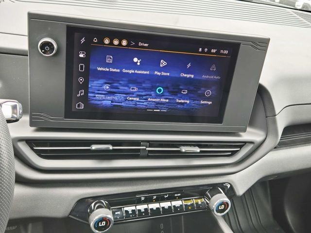 Chevrolet Silverado EV Vehicle Full-screen Gallery Image 22