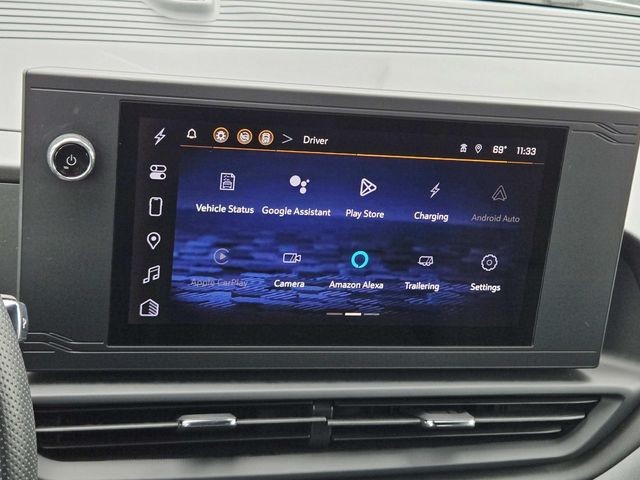 Chevrolet Silverado EV Vehicle Full-screen Gallery Image 23