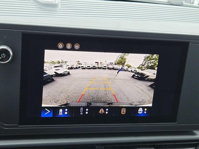 Chevrolet Silverado EV Vehicle Full-screen Gallery Image 24