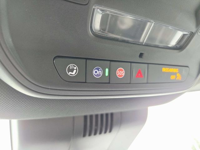 Chevrolet Silverado EV Vehicle Full-screen Gallery Image 27