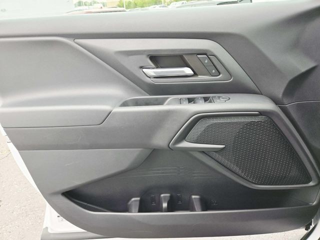 Chevrolet Silverado EV Vehicle Full-screen Gallery Image 28