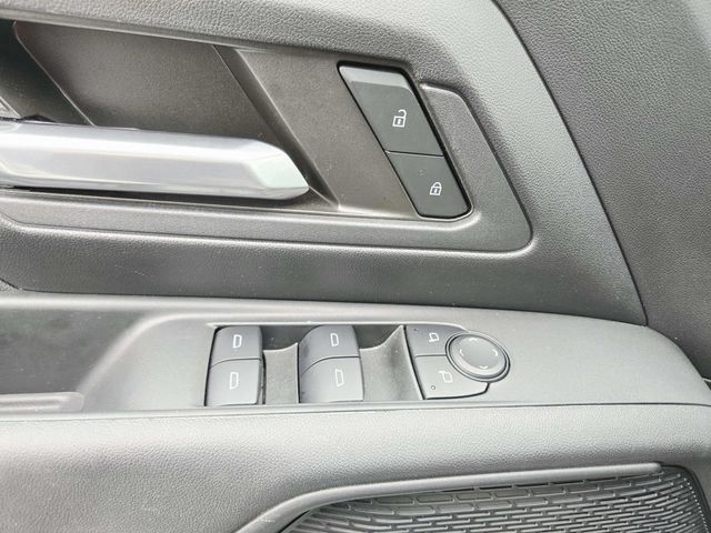 Chevrolet Silverado EV Vehicle Full-screen Gallery Image 29