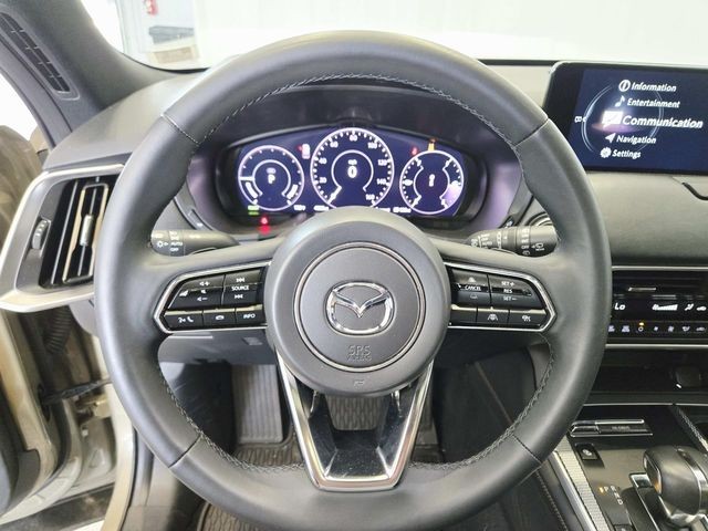 Mazda CX-70 PHEV Vehicle Full-screen Gallery Image 16