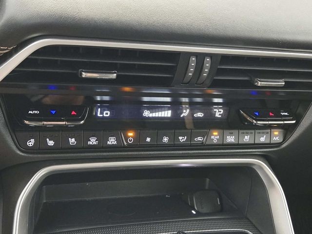 Mazda CX-70 PHEV Vehicle Full-screen Gallery Image 24