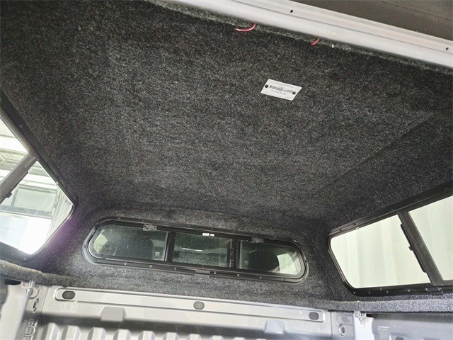 Chevrolet Colorado Vehicle Full-screen Gallery Image 12