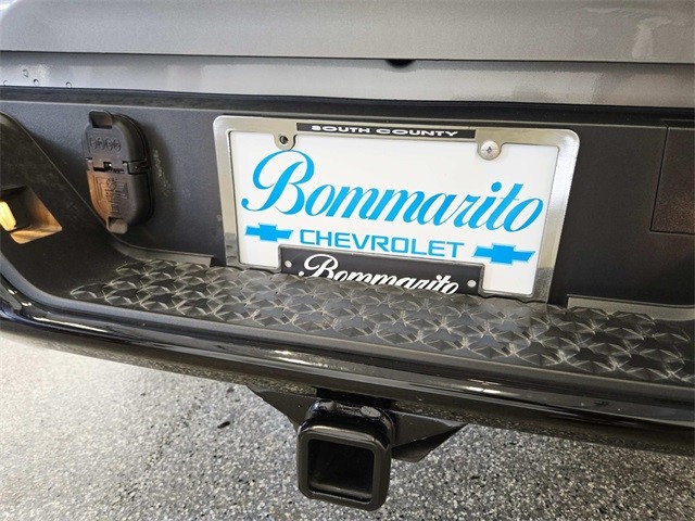 Chevrolet Colorado Vehicle Full-screen Gallery Image 14