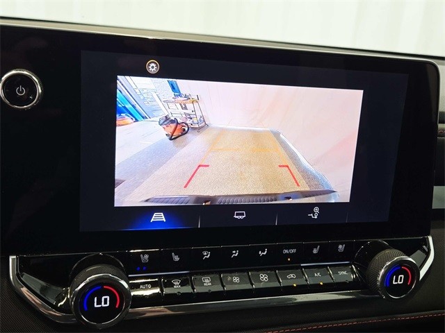 Chevrolet Colorado Vehicle Full-screen Gallery Image 27