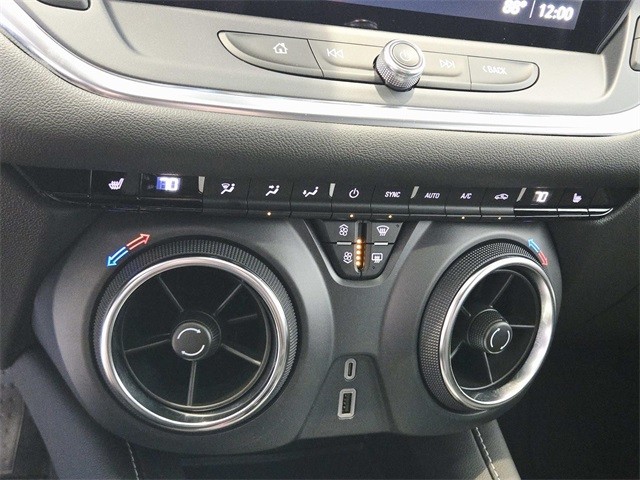 Chevrolet Blazer Vehicle Full-screen Gallery Image 24