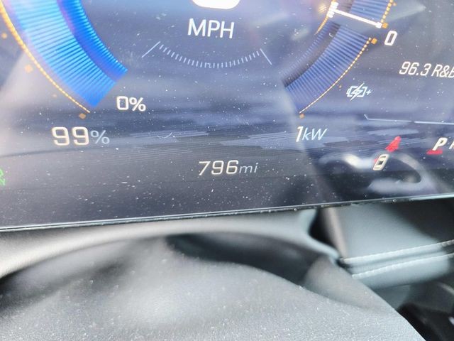 Chevrolet Blazer EV Vehicle Full-screen Gallery Image 18