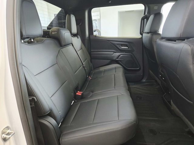 Chevrolet Silverado EV Vehicle Full-screen Gallery Image 13