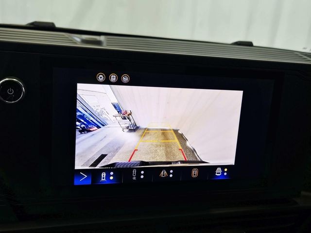 Chevrolet Silverado EV Vehicle Full-screen Gallery Image 23