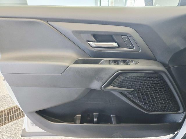 Chevrolet Silverado EV Vehicle Full-screen Gallery Image 27