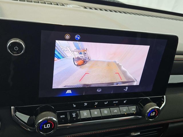 Chevrolet Colorado Vehicle Full-screen Gallery Image 23