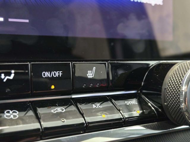 Chevrolet Colorado Vehicle Full-screen Gallery Image 25