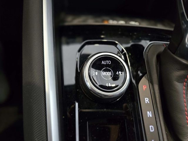 Chevrolet Colorado Vehicle Full-screen Gallery Image 27