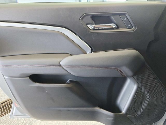 Chevrolet Colorado Vehicle Full-screen Gallery Image 31