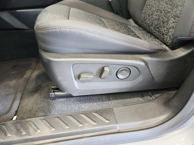 Chevrolet Colorado Vehicle Full-screen Gallery Image 33