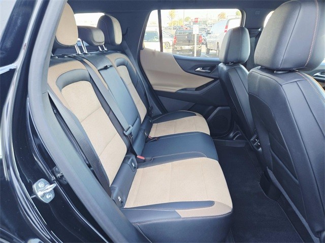 Chevrolet Equinox Vehicle Full-screen Gallery Image 11