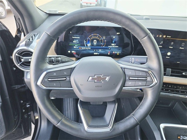 Chevrolet Equinox Vehicle Full-screen Gallery Image 15