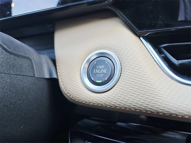 Chevrolet Equinox Vehicle Full-screen Gallery Image 25