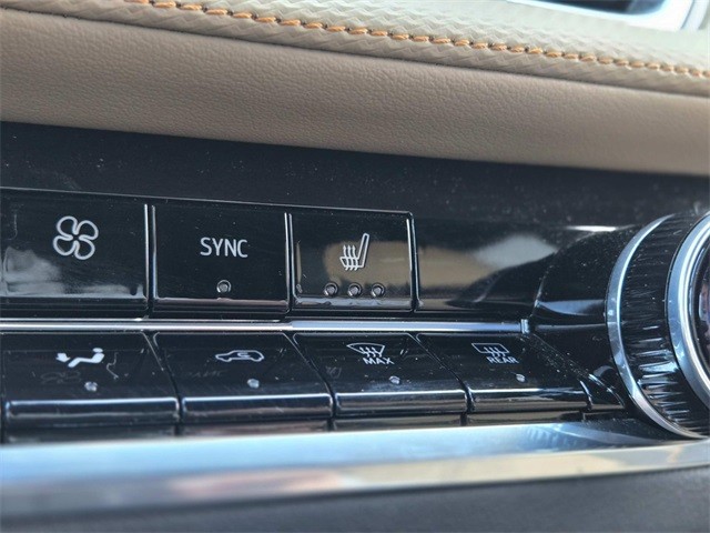 Chevrolet Equinox Vehicle Full-screen Gallery Image 26