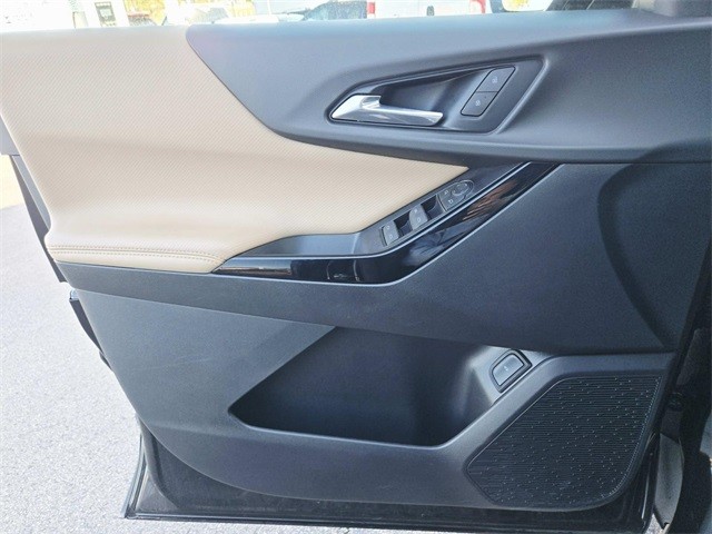 Chevrolet Equinox Vehicle Full-screen Gallery Image 28