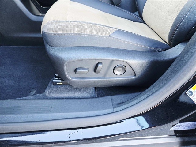 Chevrolet Equinox Vehicle Full-screen Gallery Image 30