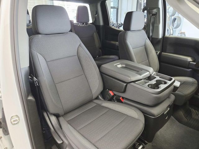 Chevrolet Silverado 1500 Vehicle Full-screen Gallery Image 12