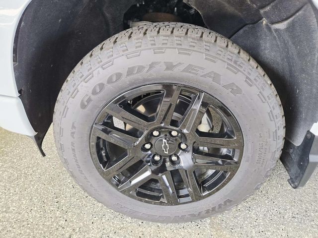 Chevrolet Silverado 1500 Vehicle Full-screen Gallery Image 13