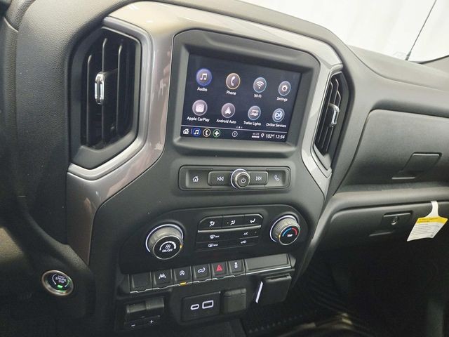 Chevrolet Silverado 1500 Vehicle Full-screen Gallery Image 18