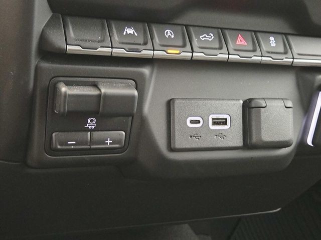 Chevrolet Silverado 1500 Vehicle Full-screen Gallery Image 22