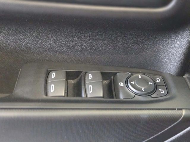 Chevrolet Silverado 1500 Vehicle Full-screen Gallery Image 27