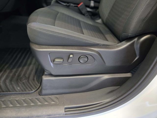 Chevrolet Silverado 1500 Vehicle Full-screen Gallery Image 28