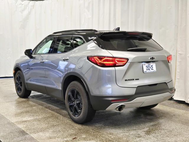 Chevrolet Blazer Vehicle Full-screen Gallery Image 03