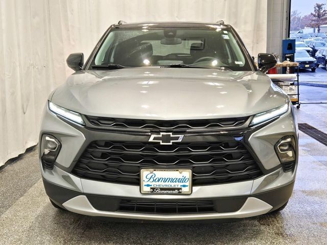 Chevrolet Blazer Vehicle Full-screen Gallery Image 05