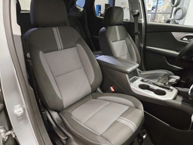 Chevrolet Blazer Vehicle Full-screen Gallery Image 12