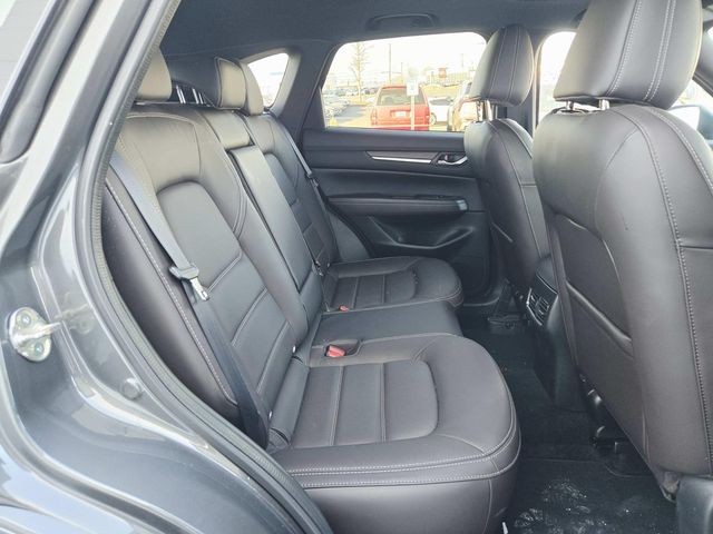 Mazda CX-5 Vehicle Full-screen Gallery Image 12