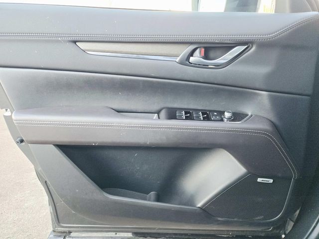 Mazda CX-5 Vehicle Full-screen Gallery Image 32