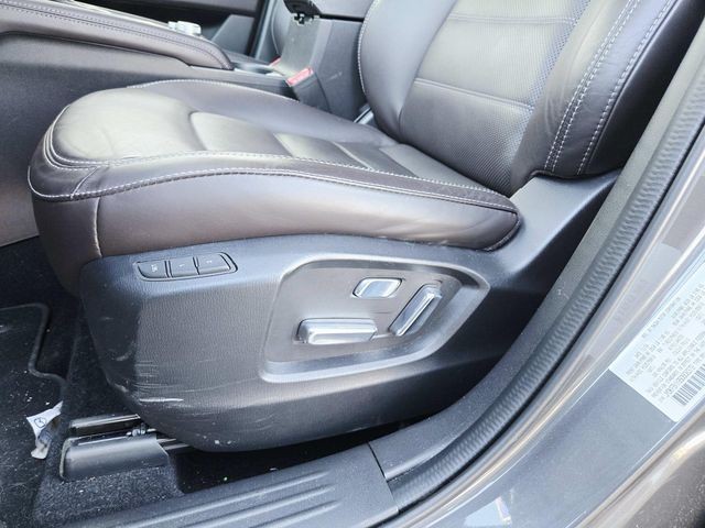 Mazda CX-5 Vehicle Full-screen Gallery Image 35