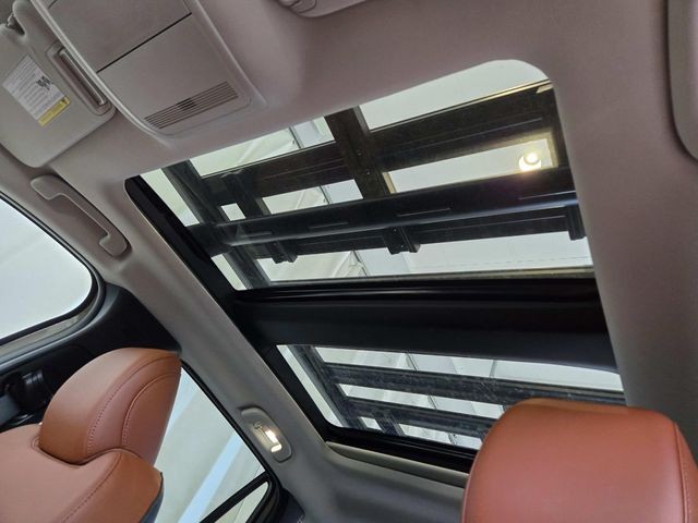 Mazda CX-50 Vehicle Full-screen Gallery Image 06