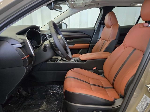 Mazda CX-50 Vehicle Full-screen Gallery Image 09