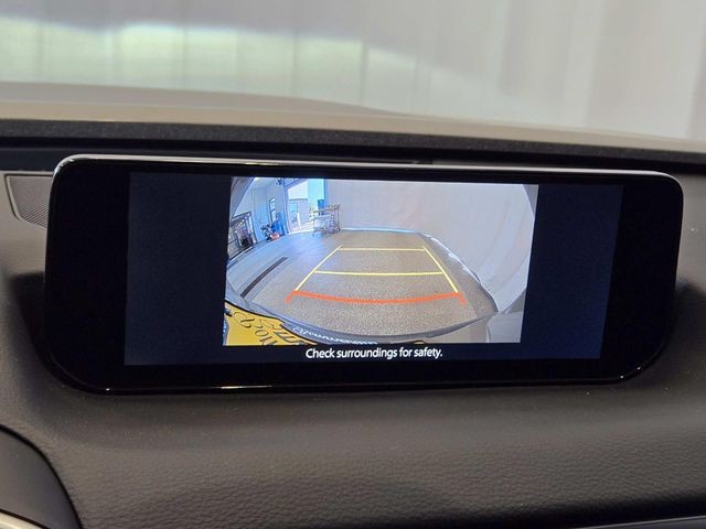 Mazda CX-50 Vehicle Full-screen Gallery Image 20