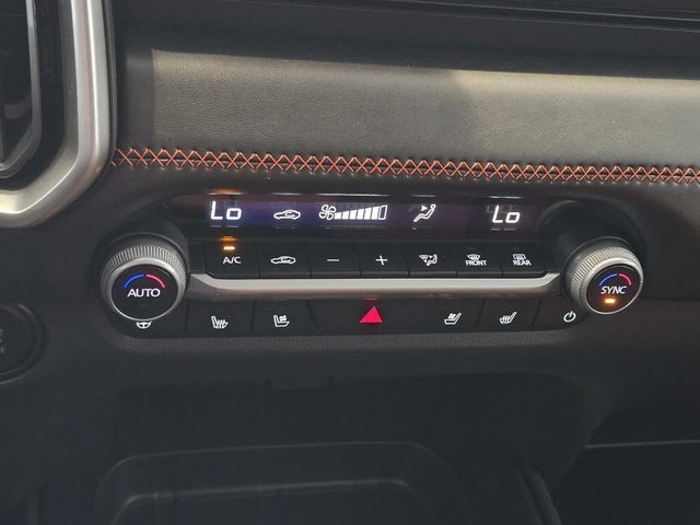 Mazda CX-50 Vehicle Full-screen Gallery Image 21