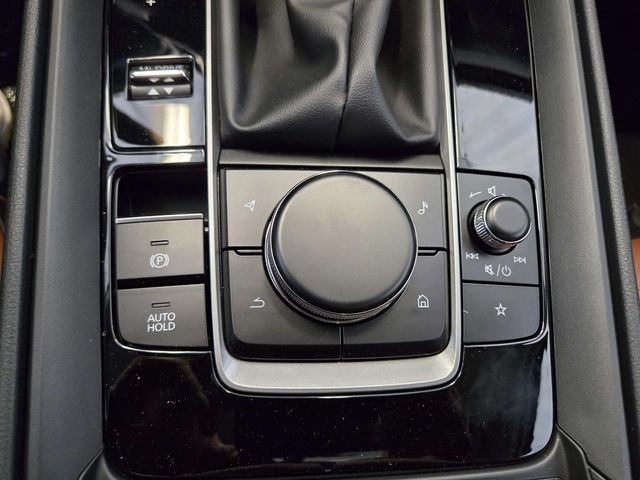 Mazda CX-50 Vehicle Full-screen Gallery Image 24