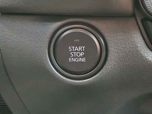 Mazda CX-50 Vehicle Full-screen Gallery Image 25