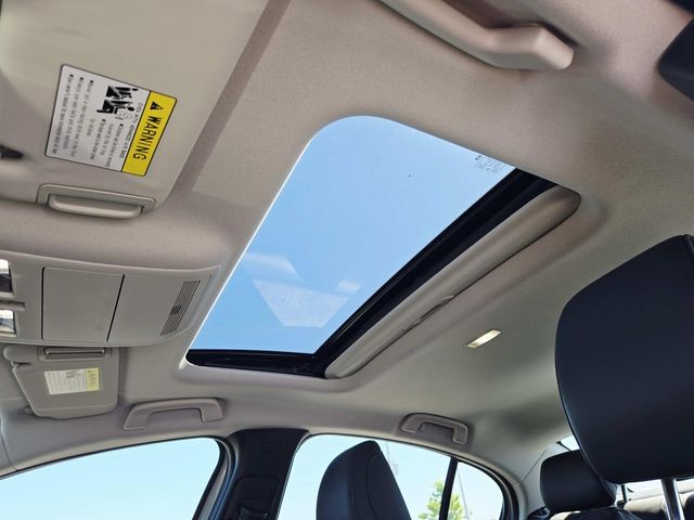 Mazda Mazda3 Vehicle Full-screen Gallery Image 06