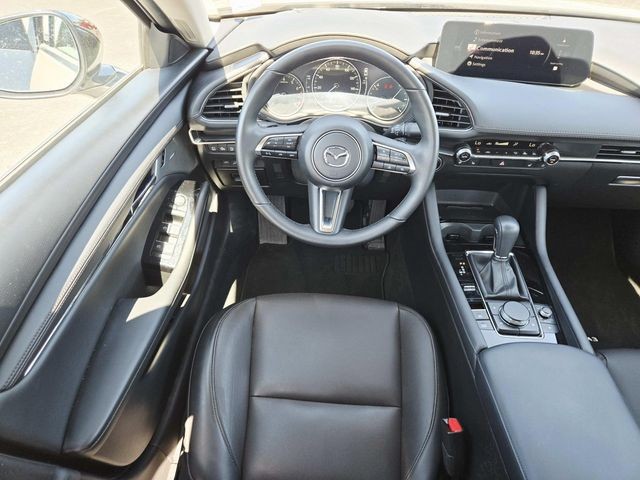 Mazda Mazda3 Vehicle Full-screen Gallery Image 08
